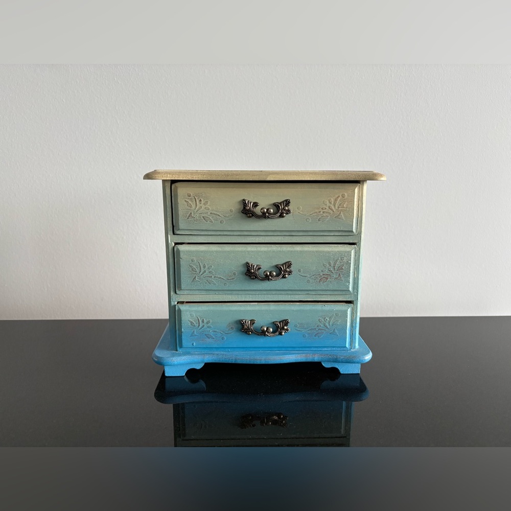 Vintage Gradient Blue to Beige Pine Wood Red Velvet Jewelry Box
